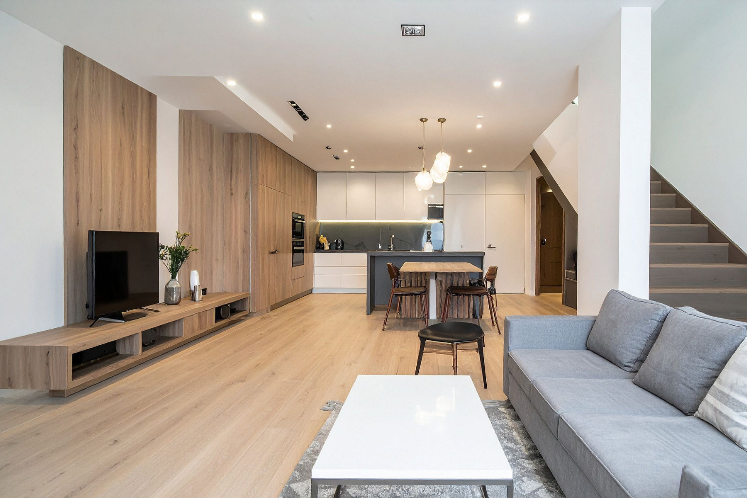 Cómo lograr un living elegante sin sobrecargar el espacio